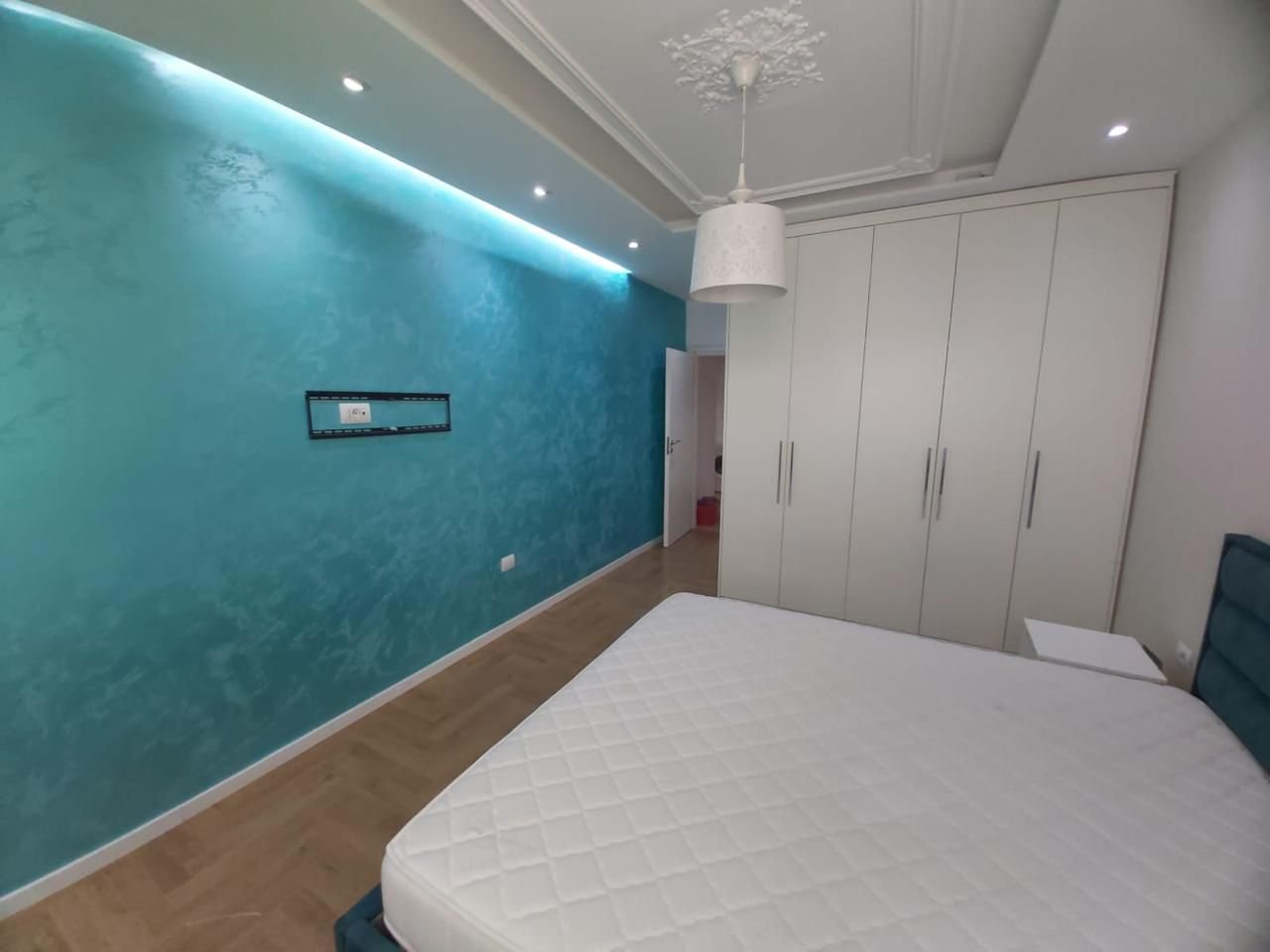 JEPET ME QERA APARTAMENT 2+1 – TREGU ELEKTRIK, KOMPLEKSI GRAND, TIRANË