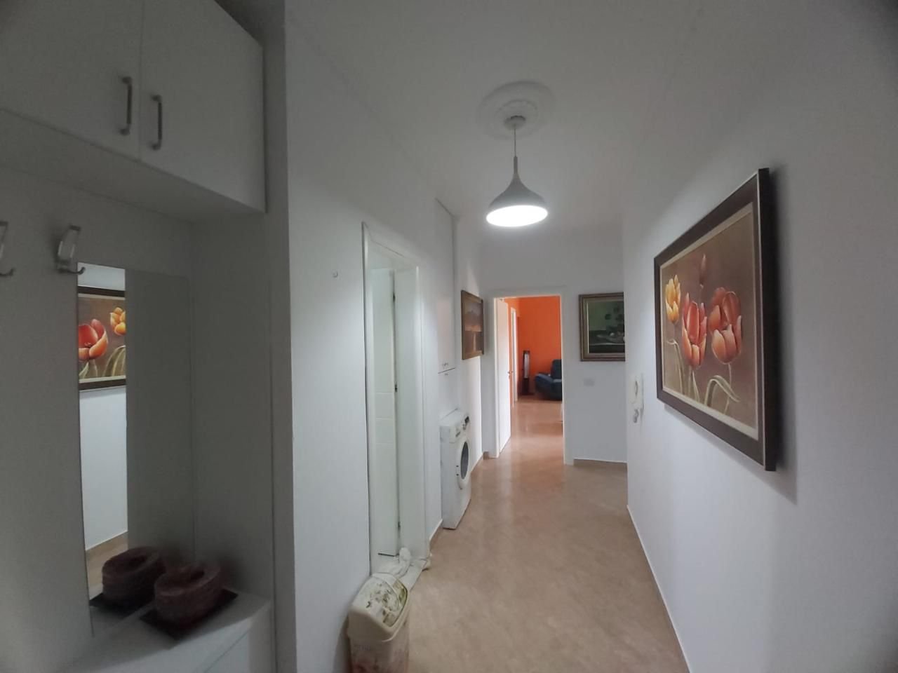 JEPET ME QERA APARTAMENT 2+1 – TREGU ELEKTRIK, KOMPLEKSI GRAND, TIRANË