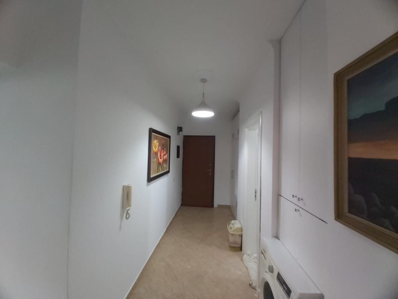 JEPET ME QERA APARTAMENT 2+1 – TREGU ELEKTRIK, KOMPLEKSI GRAND, TIRANË