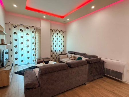 SHITET APARTAMENT 2+1+2 – LIQENI I THATË, RRUGA PETI