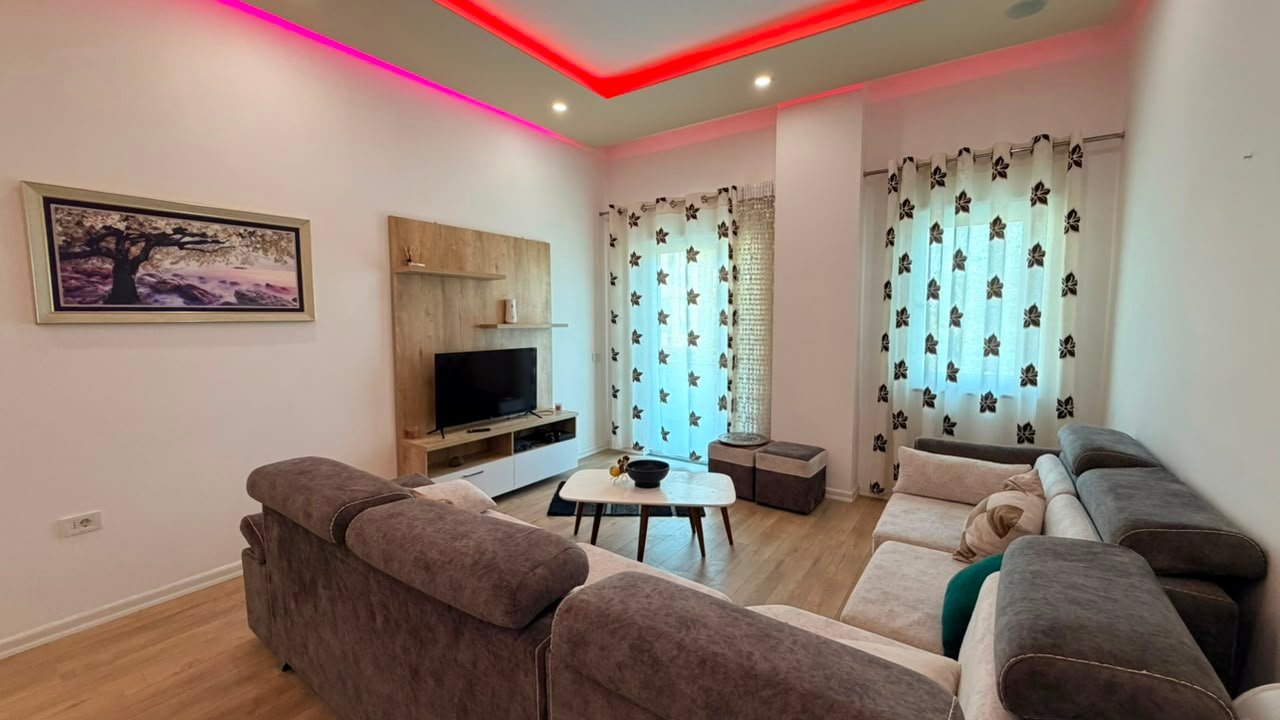SHITET APARTAMENT 2+1+2 – LIQENI I THATË, RRUGA PETI