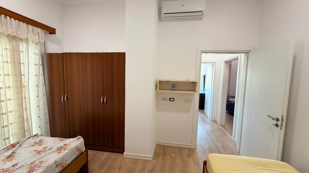 SHITET APARTAMENT 2+1+2 – LIQENI I THATË, RRUGA PETI