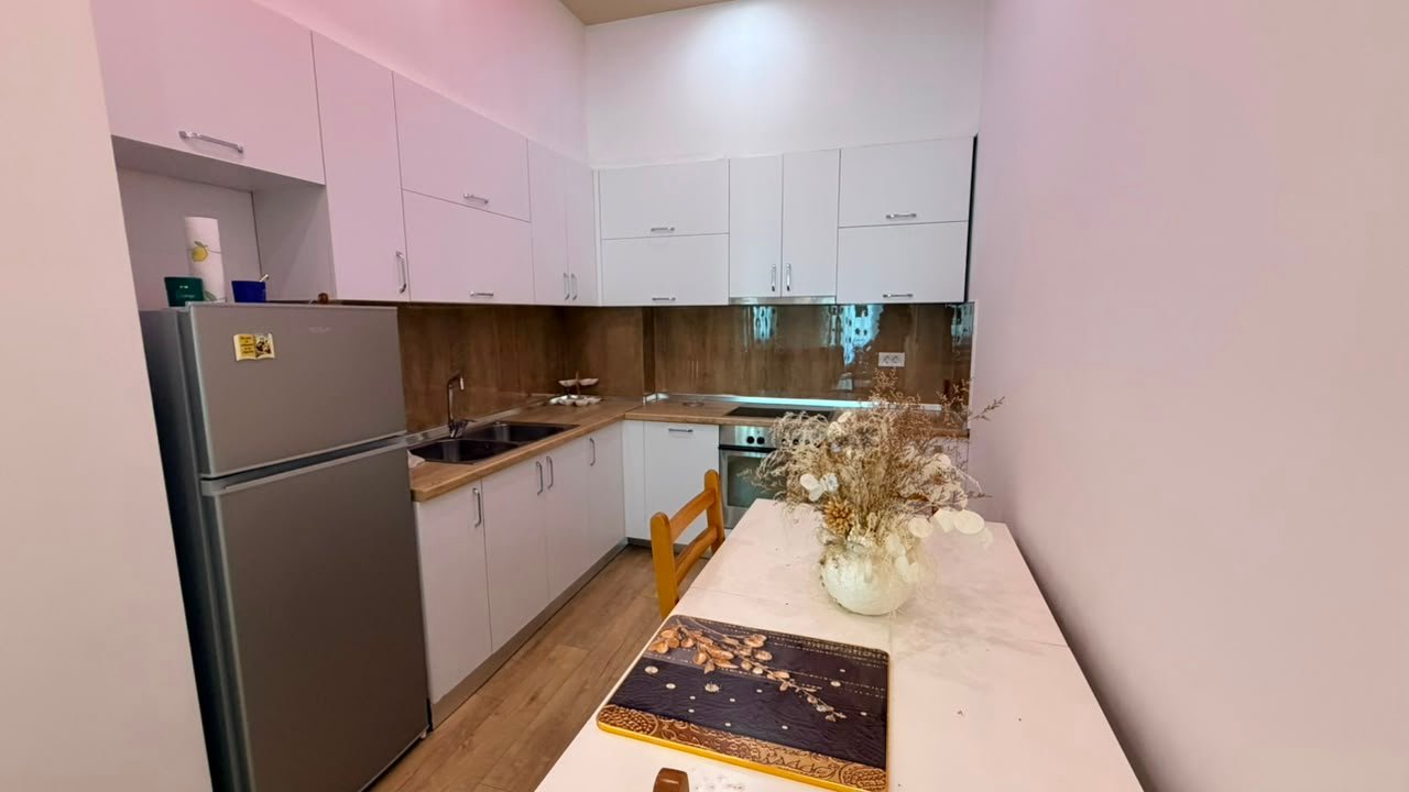 SHITET APARTAMENT 2+1+2 – LIQENI I THATË, RRUGA PETI