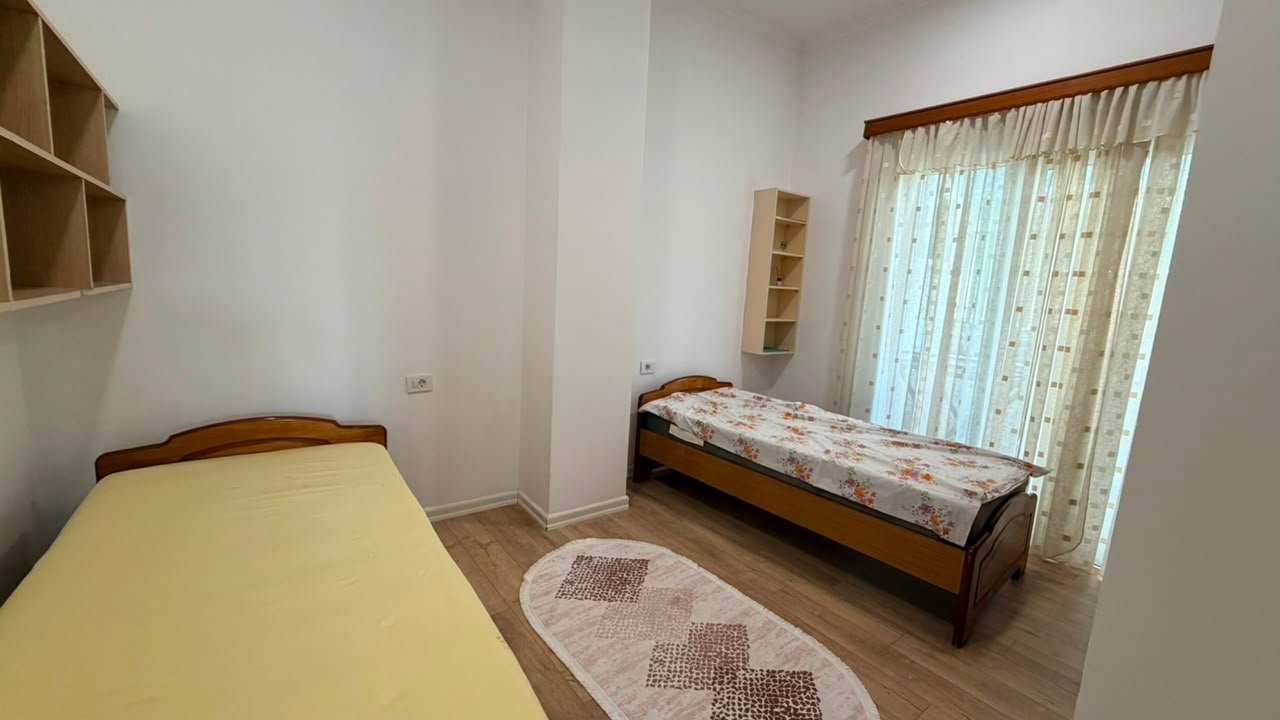 SHITET APARTAMENT 2+1+2 – LIQENI I THATË, RRUGA PETI