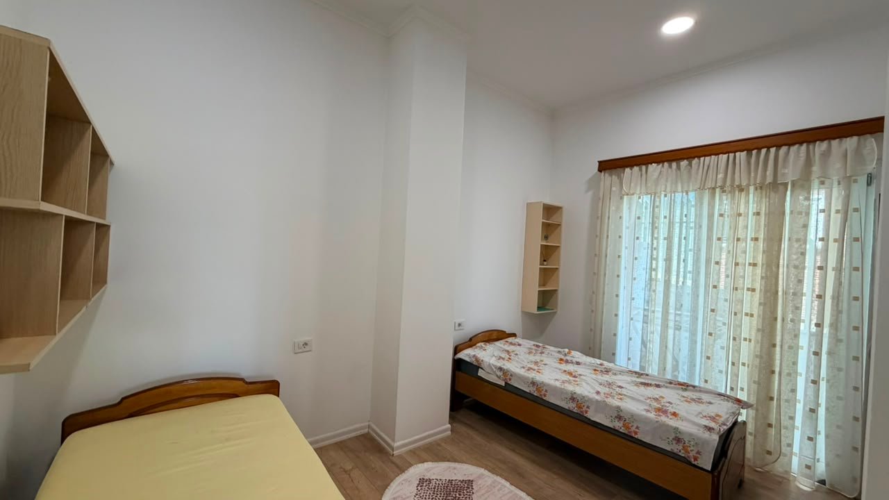 SHITET APARTAMENT 2+1+2 – LIQENI I THATË, RRUGA PETI