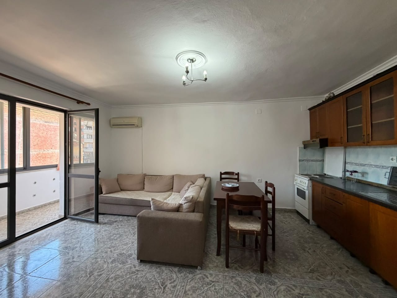 SHITET APARTAMENT 1+1 – HARRY FULTZ, RR. ASIM VOKSHI