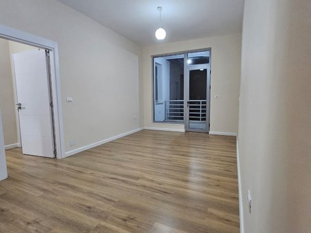 VENDESI APPARTAMENTO 1+1 – VIA KAVAJËS, DI FRONTE A DELIJORGJI
