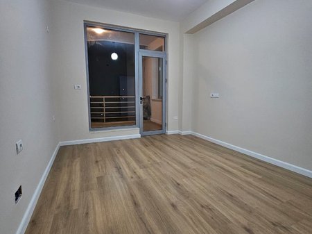 VENDESI APPARTAMENTO 1+1 – VIA KAVAJËS, DI FRONTE A DELIJORGJI