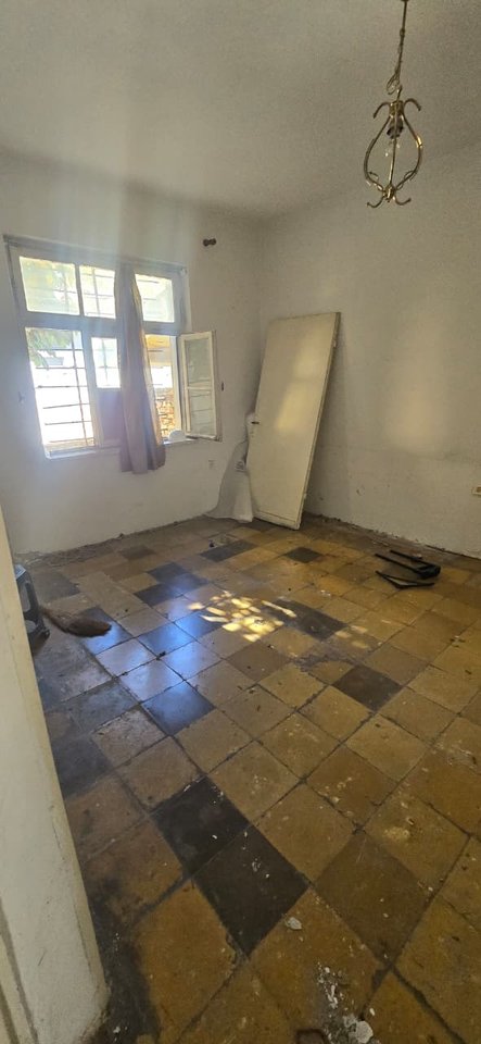 SHITET APARTAMENT 2+1 + DEPO – RESTORANT DURRESI, RR. FERIT XHAJKO