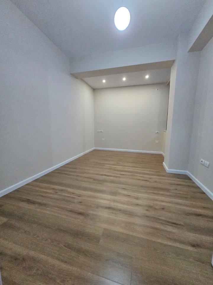 VENDESI APPARTAMENTO 1+1 – VIA KAVAJËS, DI FRONTE A DELIJORGJI