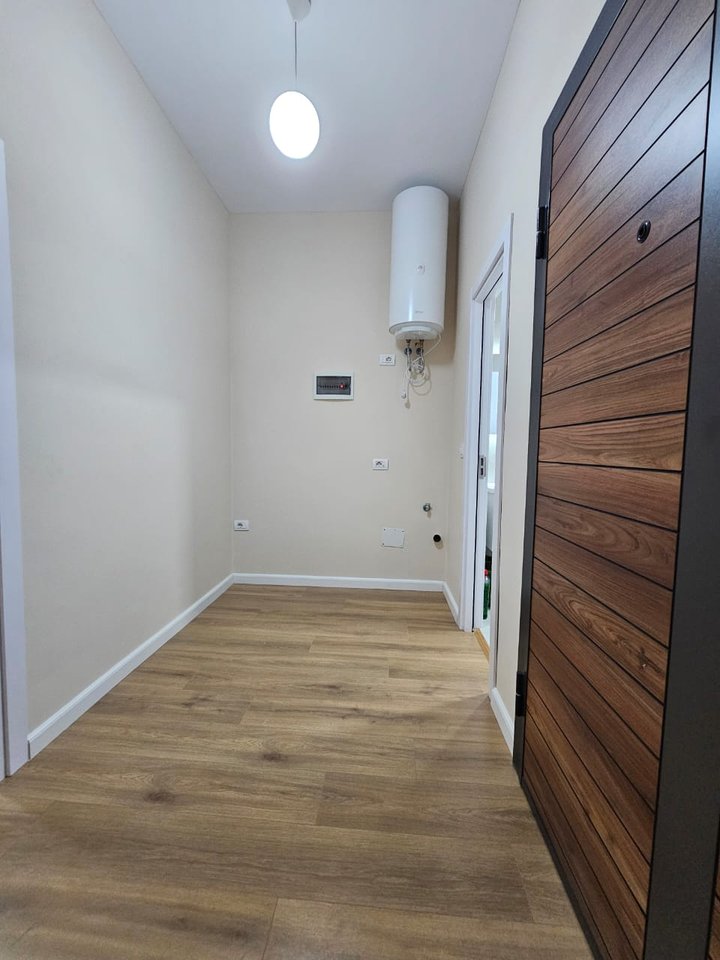 SHITET APARTAMENT 1+1 – RRUGA E KAVAJËS, PËRBALLË DELIJORGJIT