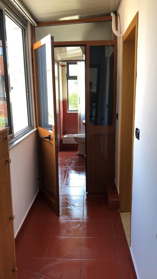 SHITET APARTAMENT 2+1 – OXHAKU, PRANË ÇUFOS