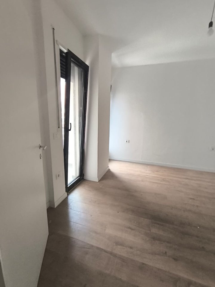 VENDESI APPARTAMENTO 2+1+2 – KOMUNA E PARISIT, RESIDENZA G8