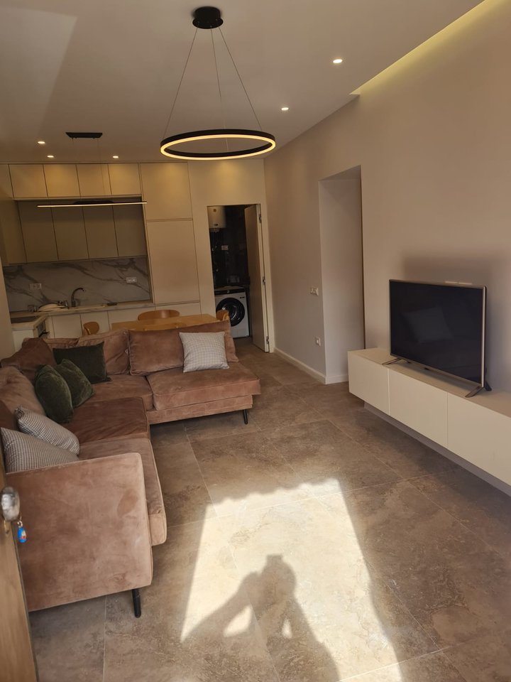 SHITET APARTAMENT 2+1 – VARRI I BAMIT