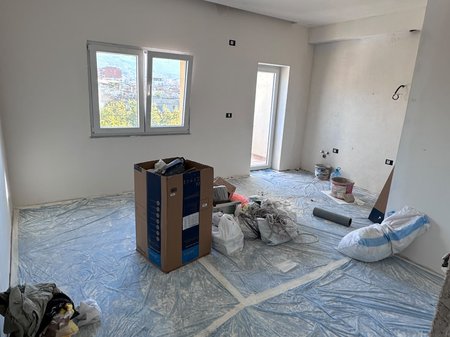 VENDESI APPARTAMENTO 1+1 – VIA BARDHYL