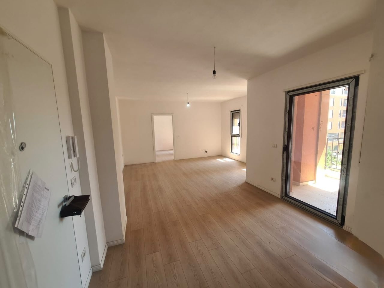 SHITET APARTAMENT 2+1 – SHKOLLA E KUQE