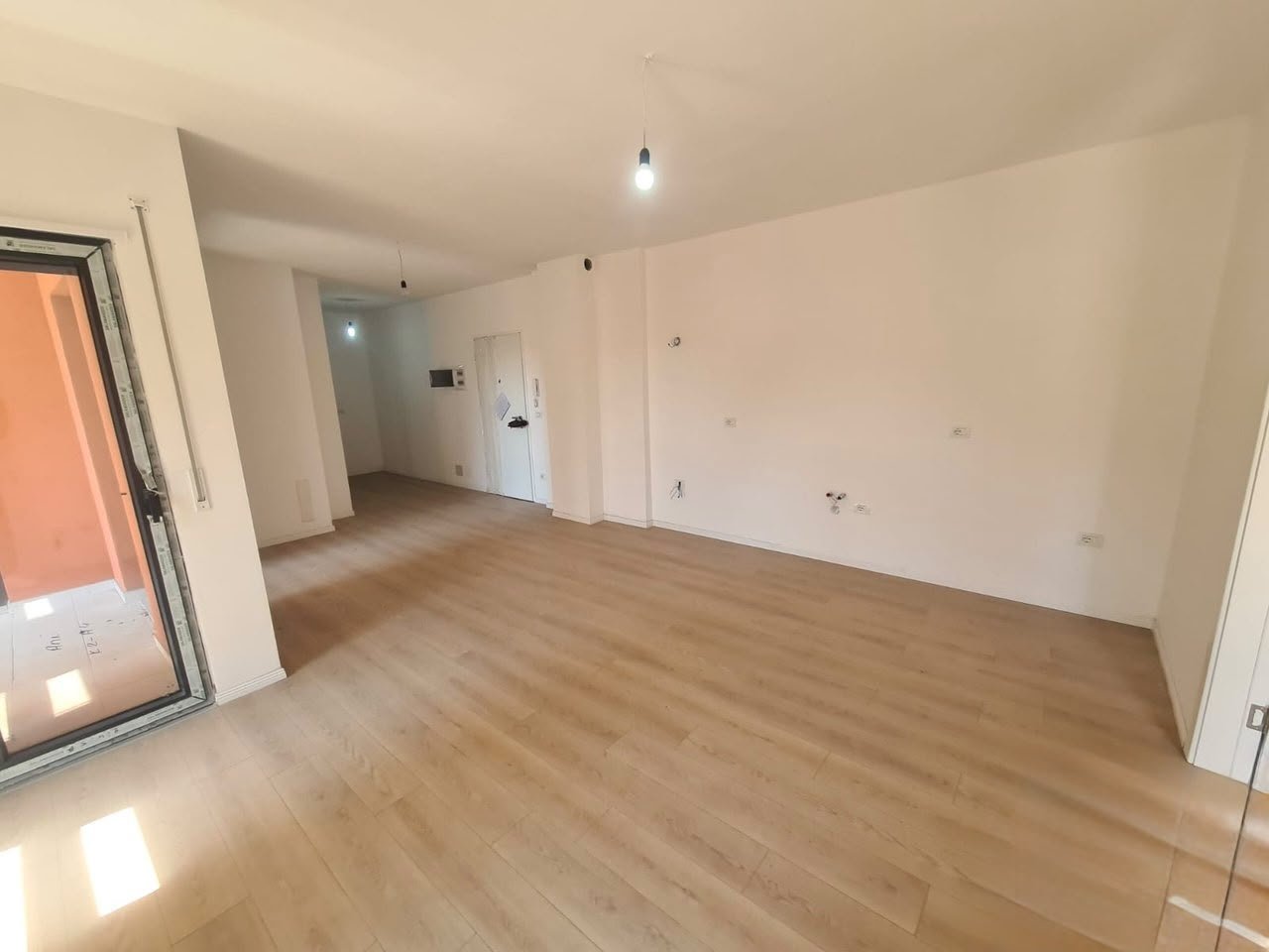 SHITET APARTAMENT 2+1 – SHKOLLA E KUQE