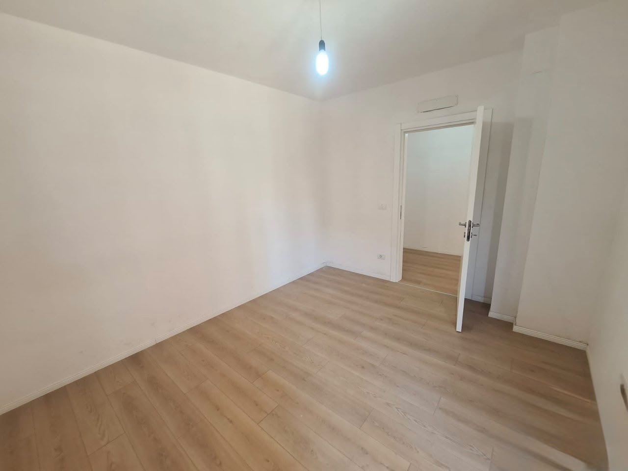 SHITET APARTAMENT 2+1 – SHKOLLA E KUQE