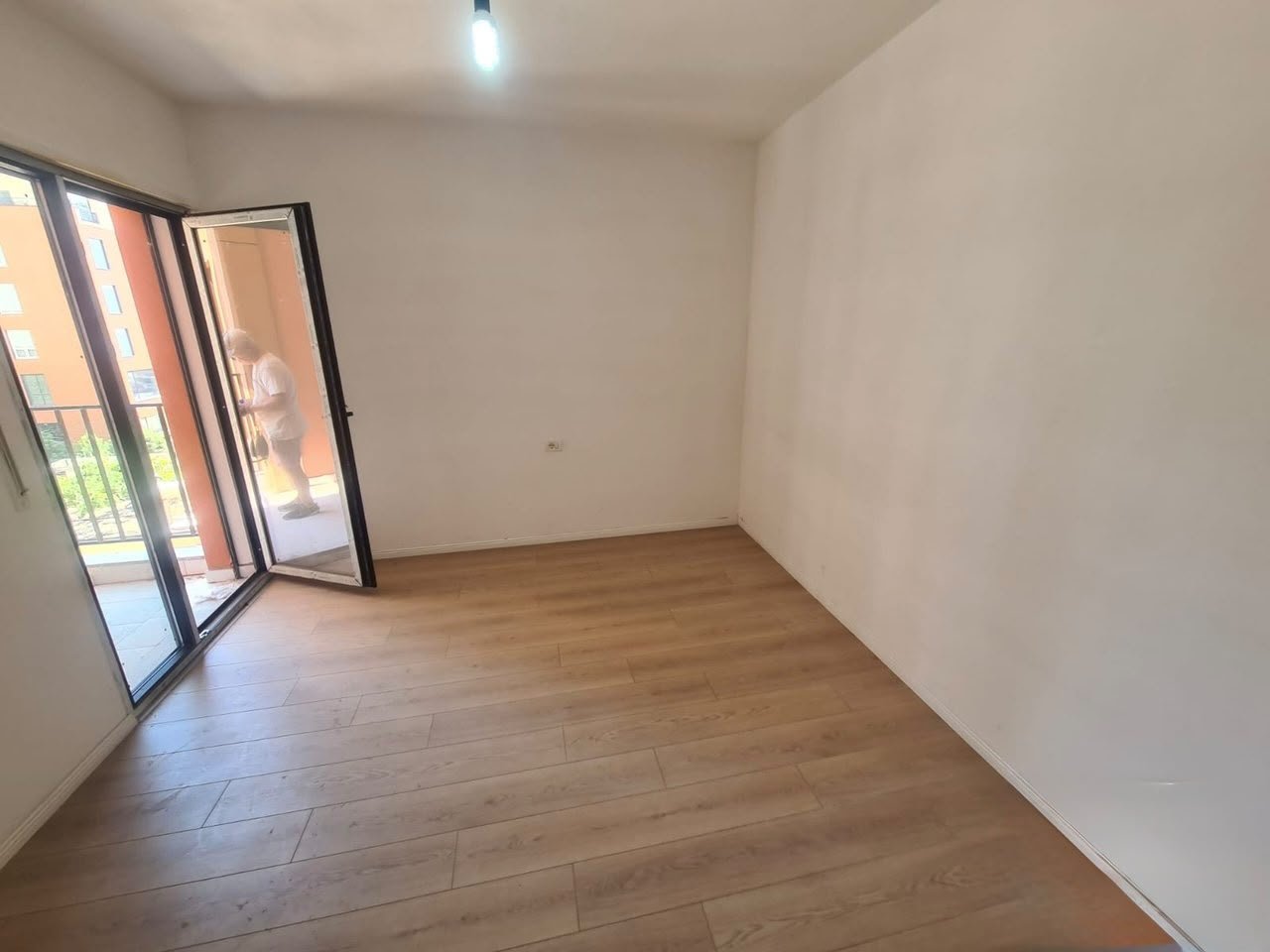 SHITET APARTAMENT 2+1 – SHKOLLA E KUQE