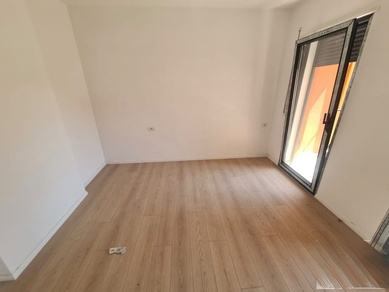 SHITET APARTAMENT 2+1 – SHKOLLA E KUQE