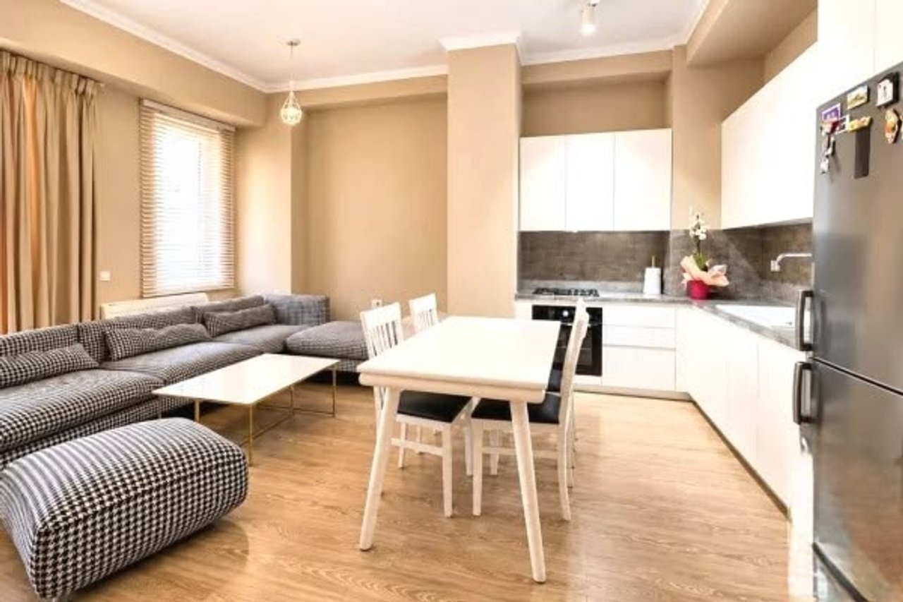 SHITET APARTAMENT 2+1 – 21 DHJETORI, KOMPLEKSI KONTAKT