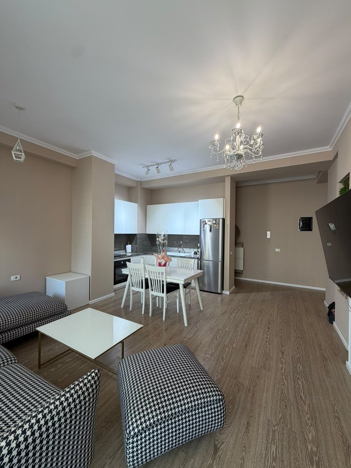 SHITET APARTAMENT 2+1 – 21 DHJETORI, KOMPLEKSI KONTAKT