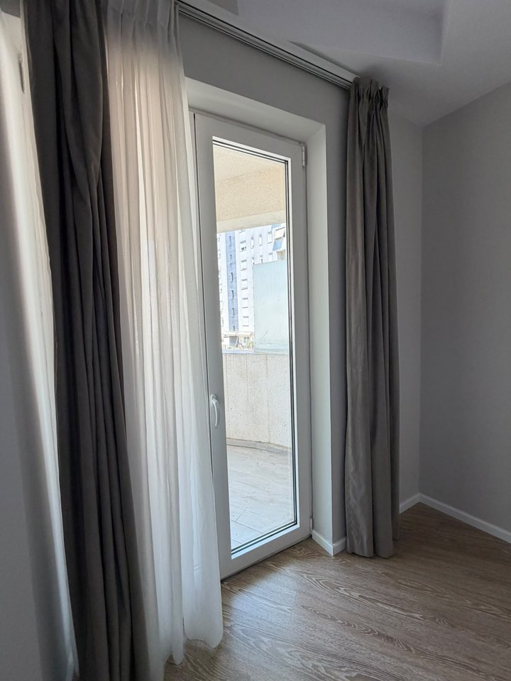 SHITET APARTAMENT 2+1 – 21 DHJETORI, KOMPLEKSI KONTAKT