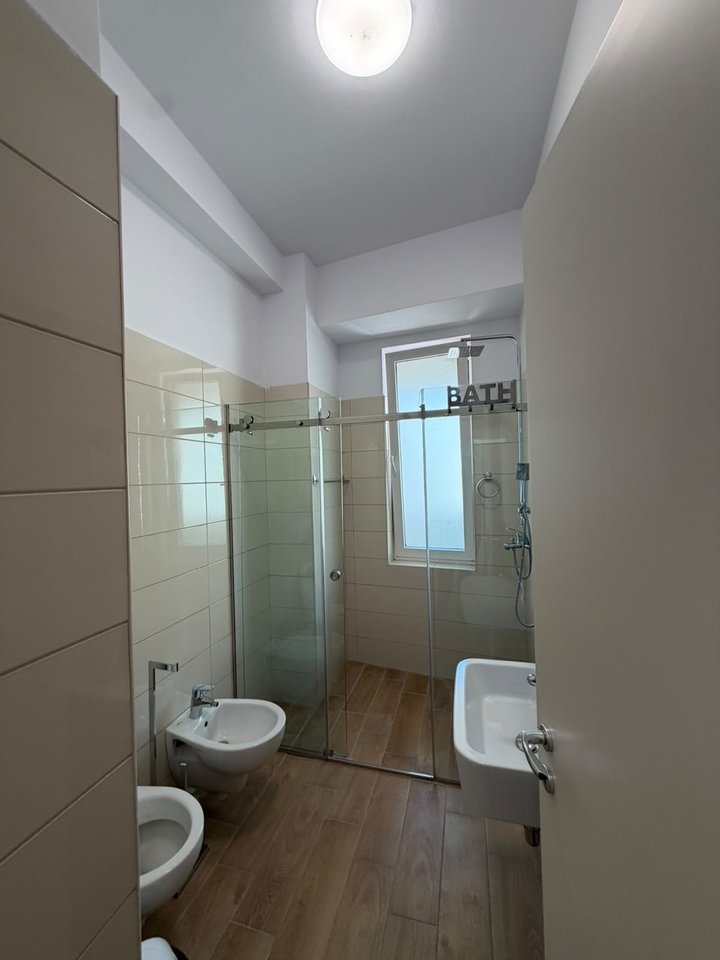 SHITET APARTAMENT 2+1 – 21 DHJETORI, KOMPLEKSI KONTAKT