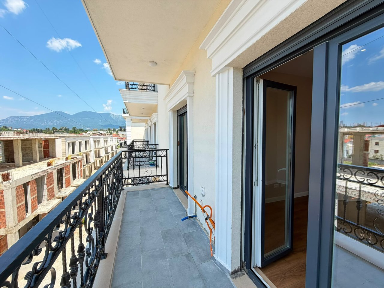 SHITET APARTAMENT 1+1 – PORTA TIRANA E RE, SAUK
