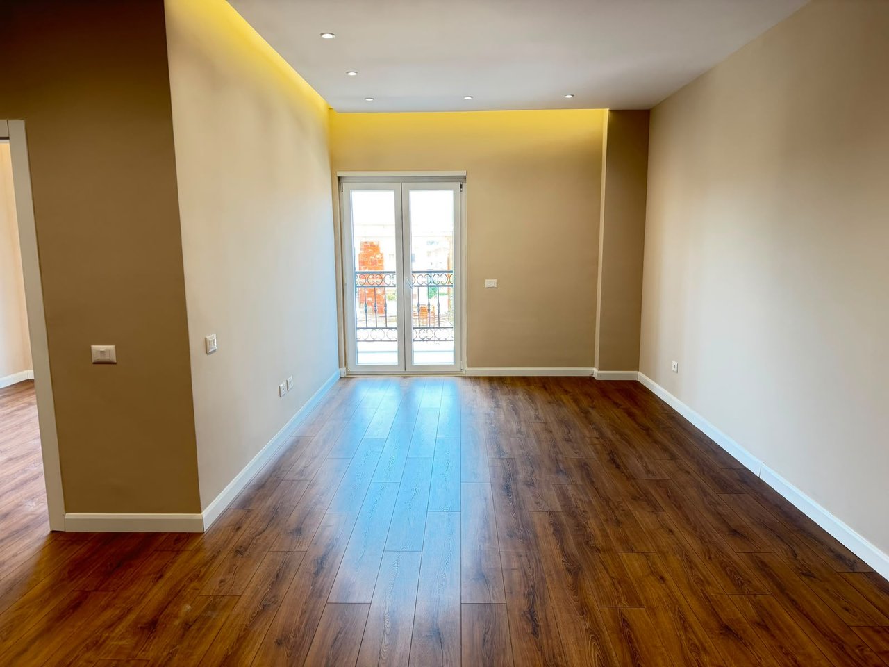SHITET APARTAMENT 1+1 – PORTA TIRANA E RE, SAUK