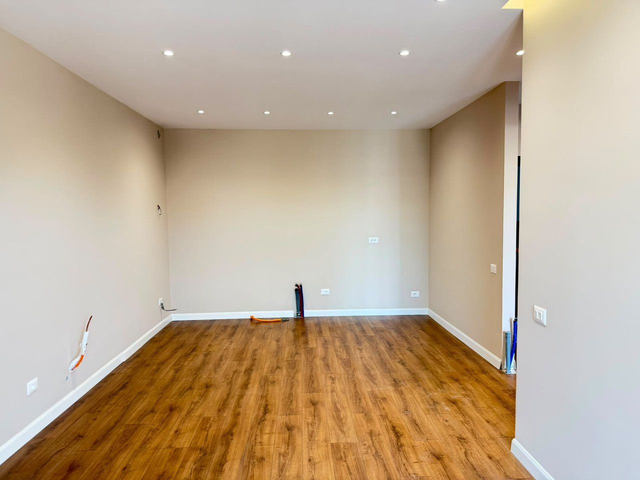 SHITET APARTAMENT 1+1 – PORTA TIRANA E RE, SAUK
