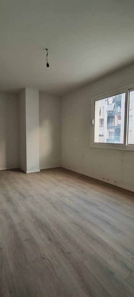 SHITET APARTAMENT 2+1+2 – YZBERISHT
