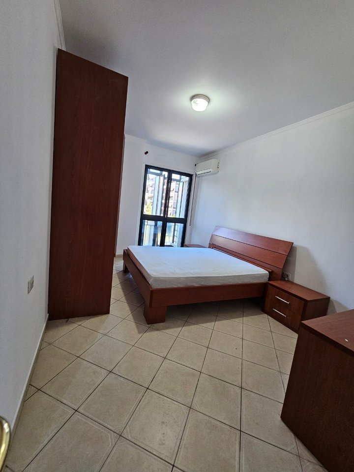 SHITET APARTAMENT 1+1 – RRUGA E KAVAJËS