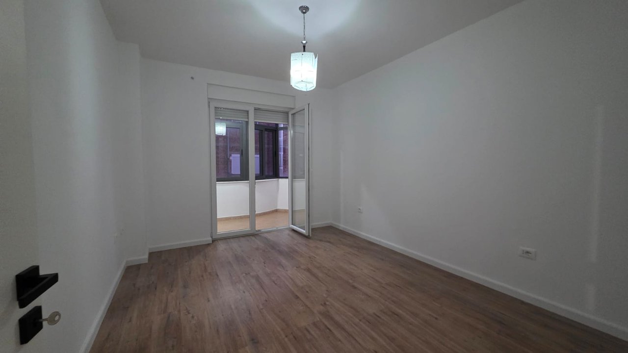 SHITET APARTAMENT 2+1 – BULEVARDI I RI