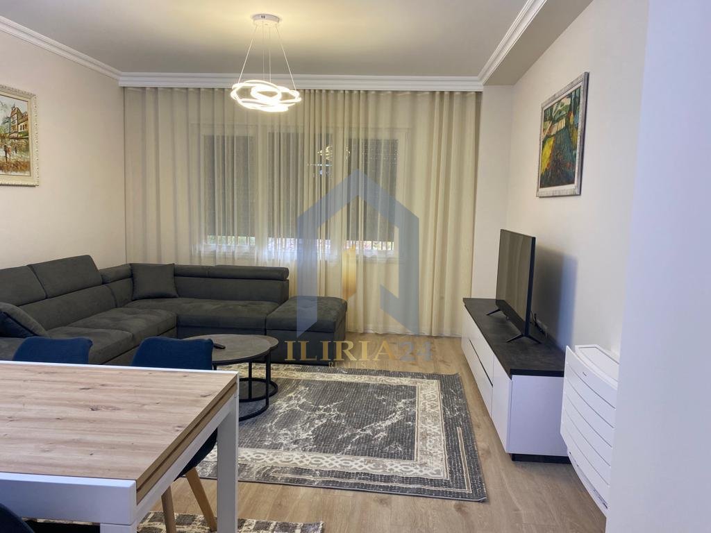 Apartament 2+1 me qira tek “Pazari I ri”