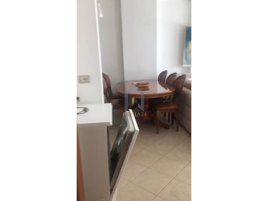 Apartament 1+1 me qira tek "Pazari i Ri"
