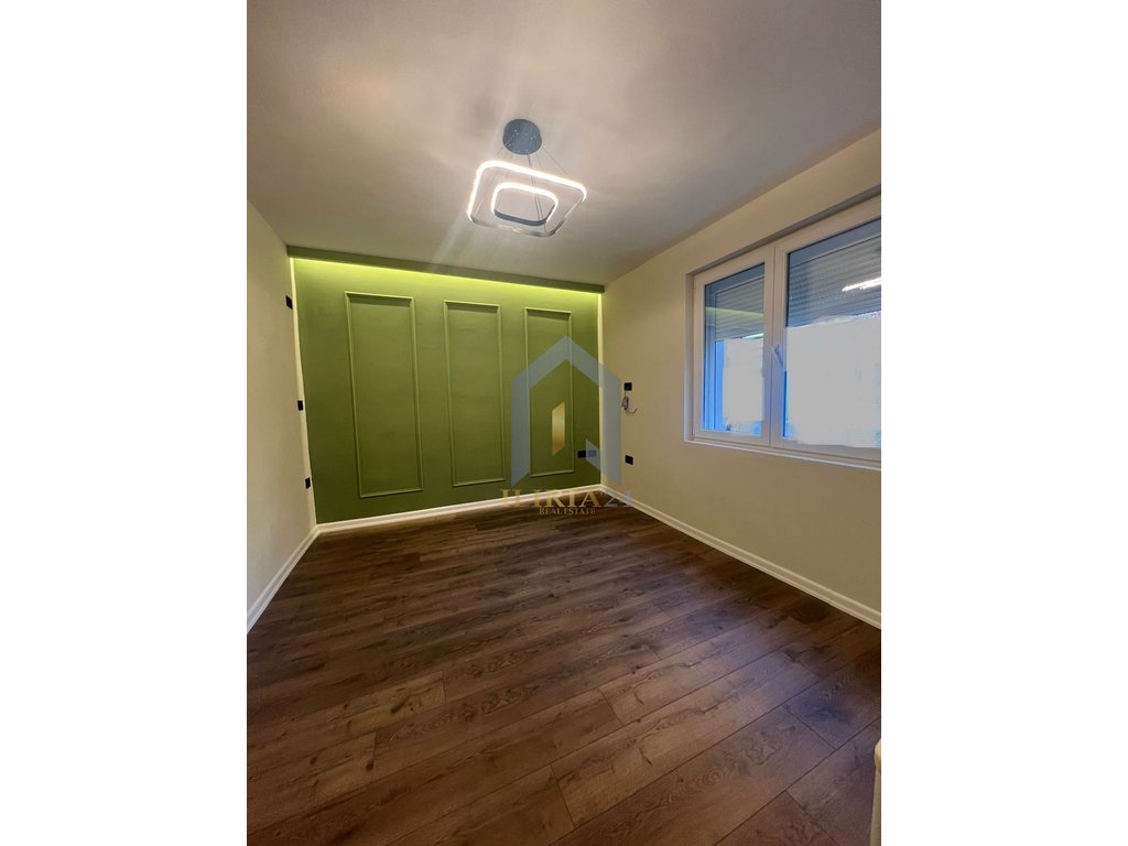 Apartament 1+1 ne shitje tek “21 Dhjetori”