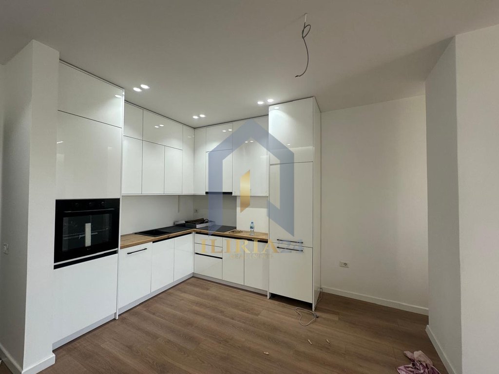 Apartament 2+1 me qira te “Fusha e Aviacionit” Kompleksi “Grand Park Residence”