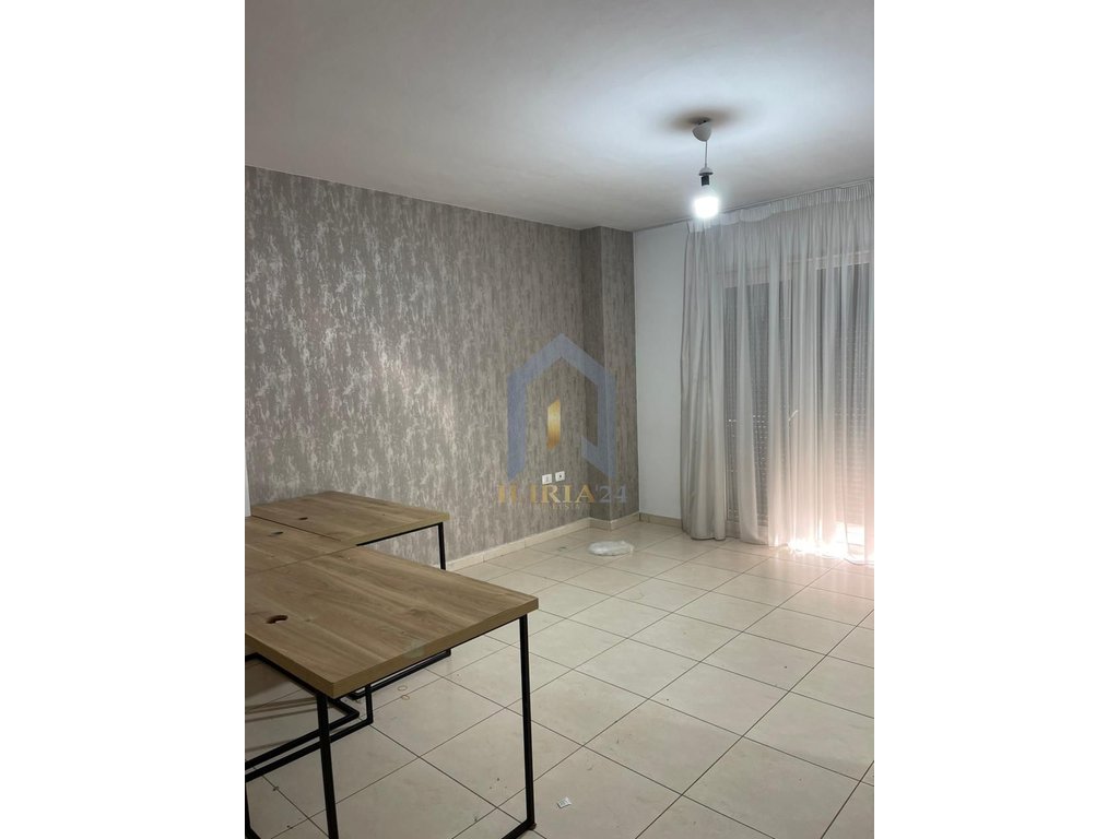 Zyre 1+1 me qira tek "Brryli"