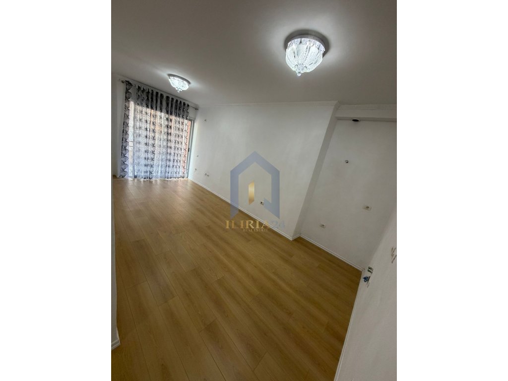 Apartament 2+1 per shitje ne “Fresk”