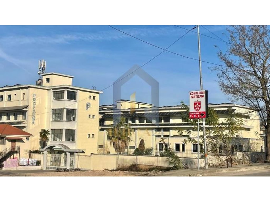 OKAZION! Dyqan për shitje tek " Profarma"