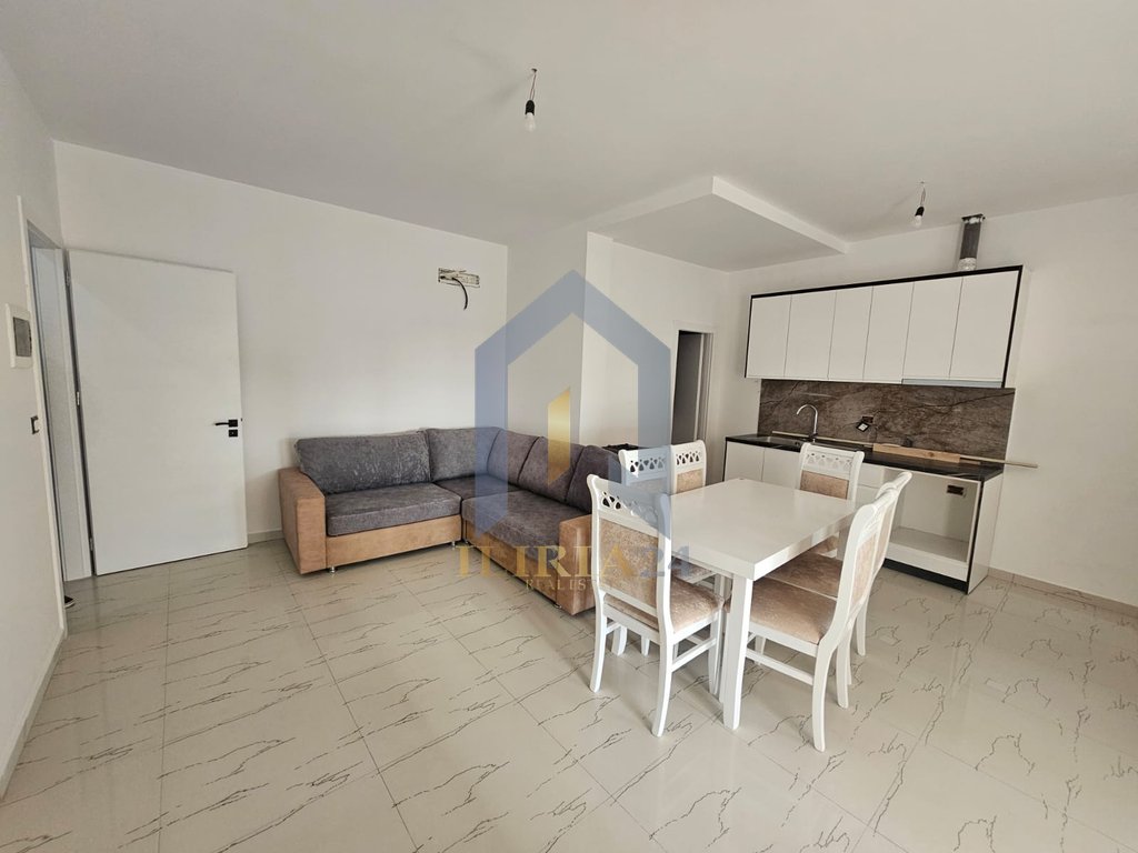 Apartament per qira 2+1 ne "Laprak"