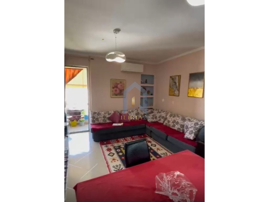 Apartament 1+1 per shitje ne “Kombinat”