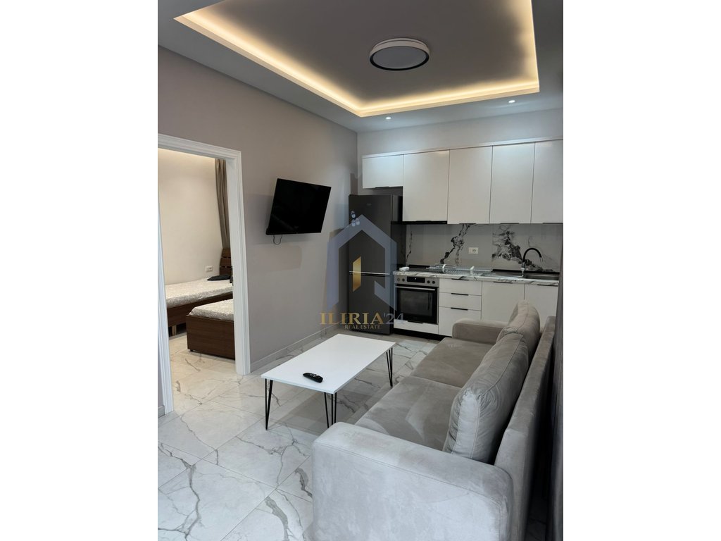Apartament 1+1 me qira "Rruga 5 Maj"