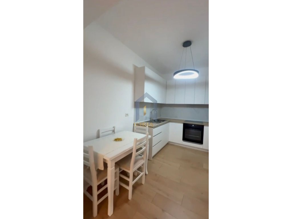 Apartament 2+1 me qira tek "Rruga Bardhyl"