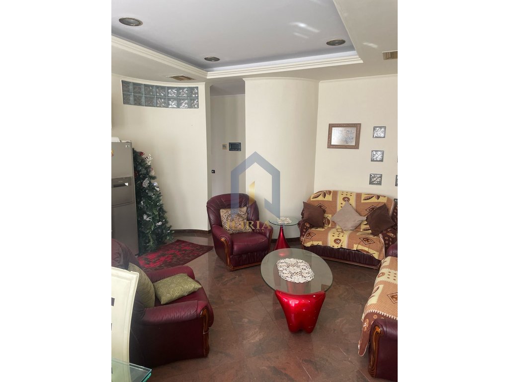 Apartament 2+1 me qira tek "Zogu i zi"