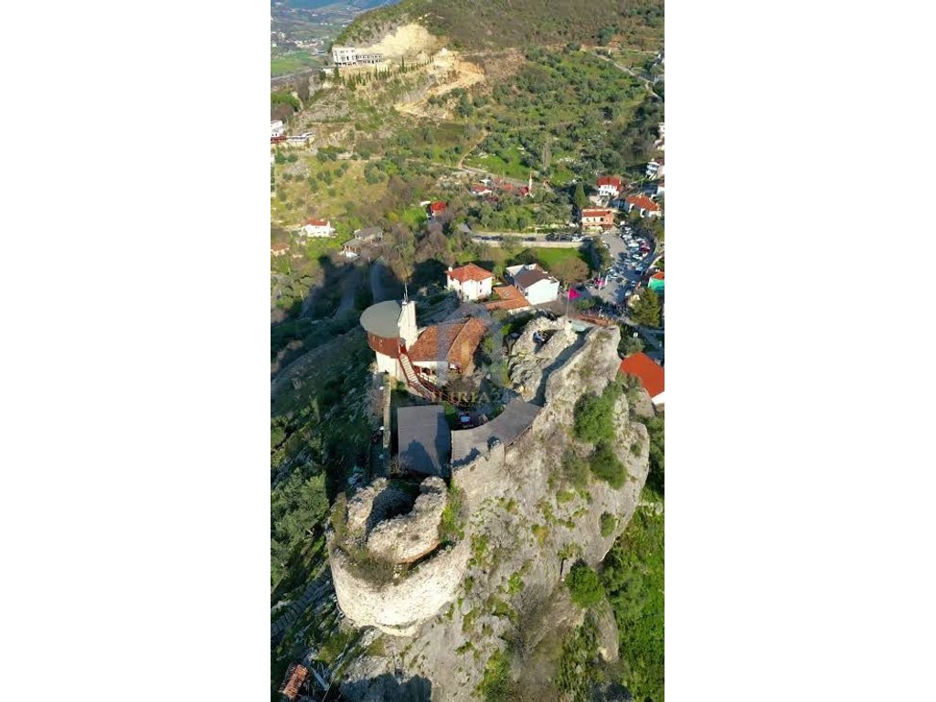 OPPORTUNITY! Land for Sale in "Petrelë"