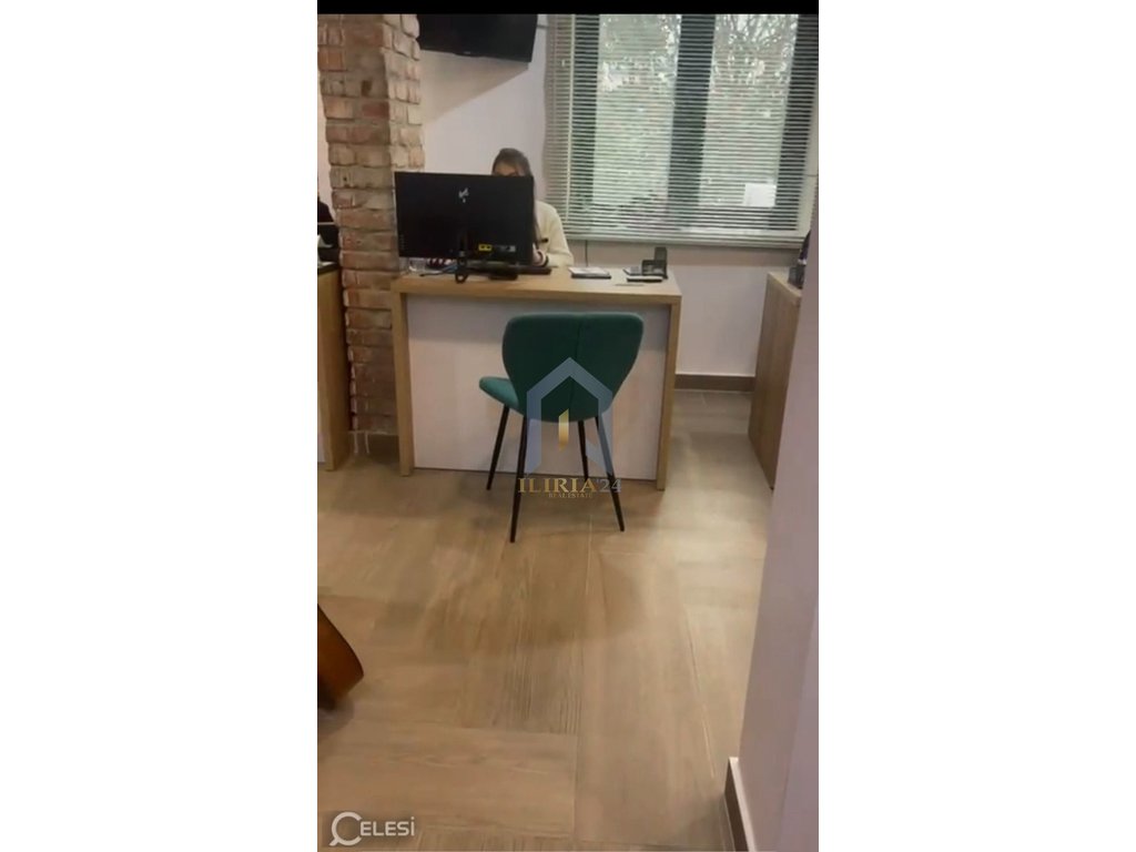 OCCASIONE! Locale commerciale in vendita in via Muhamet Gjollesha