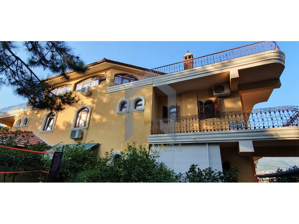 Luxury villa for rent at "Tregu Elektrik"