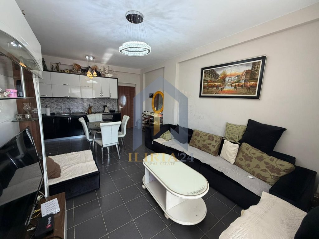 Apartament 1+1 për shitje tek "Shkembi i Kavajes"